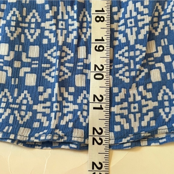 Southern Tide Charting Blue Abstract Delilah Flutter-Sleeve Top Size Medium - Picture 11 of 12